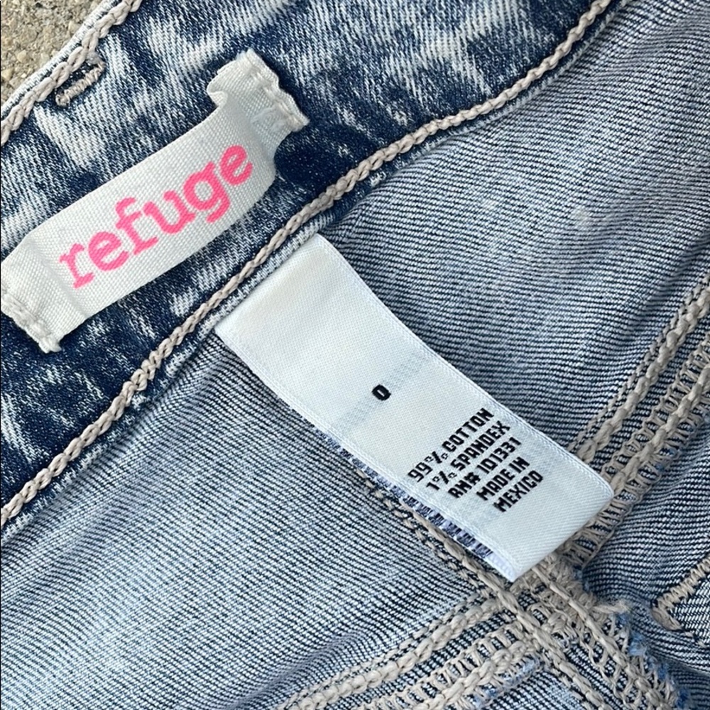 Refuge Ripped Jeans - Picture 3 of 4
